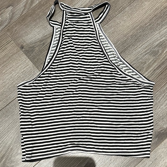 Striped High Neck Crop Top - Picture 2 of 4